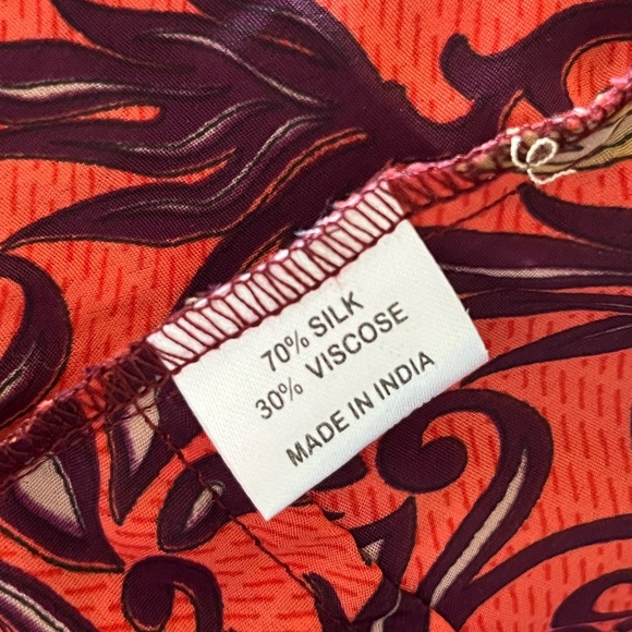 🇨🇦 Love Not Fear silk wrap blouse s/m - Picture 8 of 9